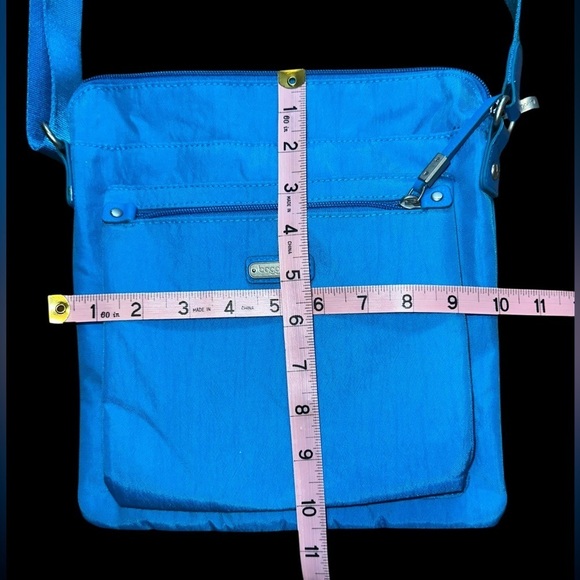 💙🏅HOST PICK!🏅💙
BAGGALLINI GO BAGG - Picture 2 of 9